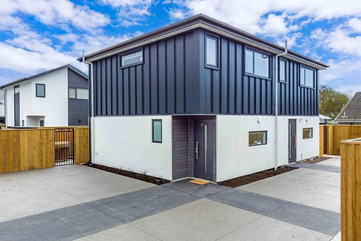 Cozy Retreat With Hot Tub Apartment Christchurch 0*,  New Zealand